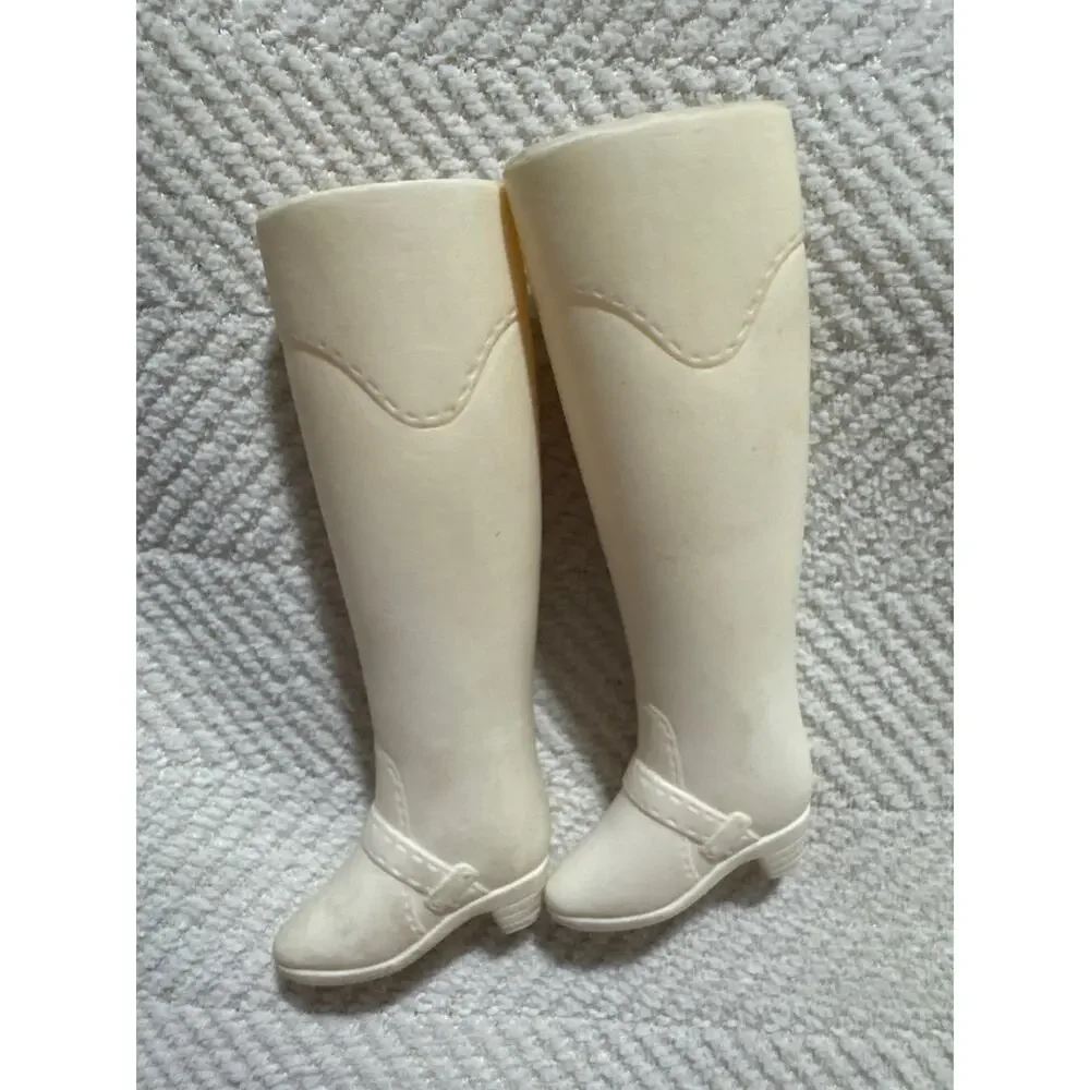 Barbie doll shoe